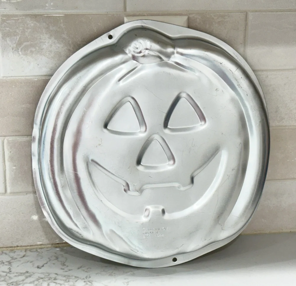 Vintage 1995 Wilton Pumpkin Cake Pan Jack O'Lantern Halloween Mold 2105-3068